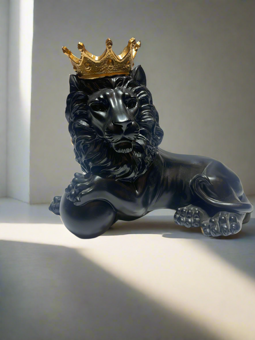 Lion Sitting Ball Black